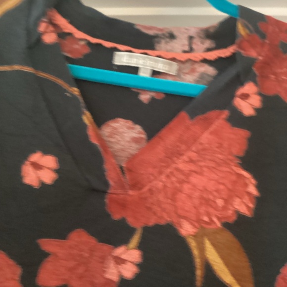 Daniel Rainn Floral V-Neck Sweater - Black and Red - Picture 3 of 5